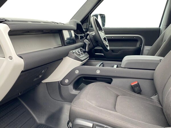Used Land Rover Defender 2022 for sale - 76243199: Photo 3