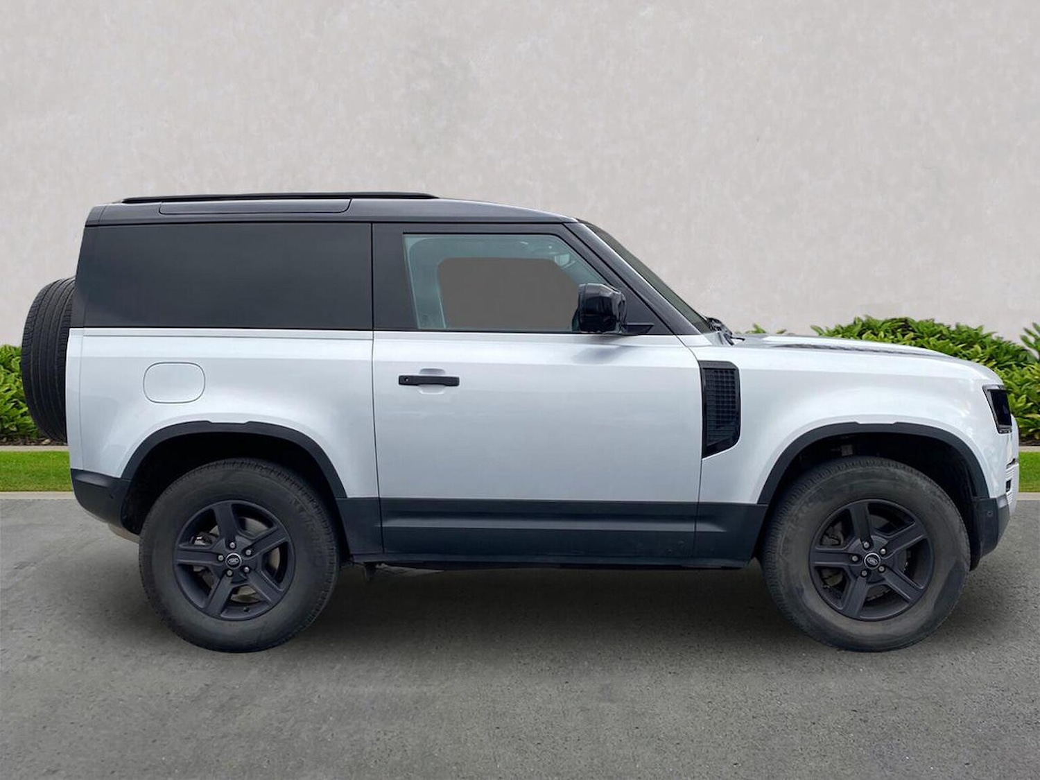 Used Land Rover Defender 2022 for sale - 76243199: Photo 5