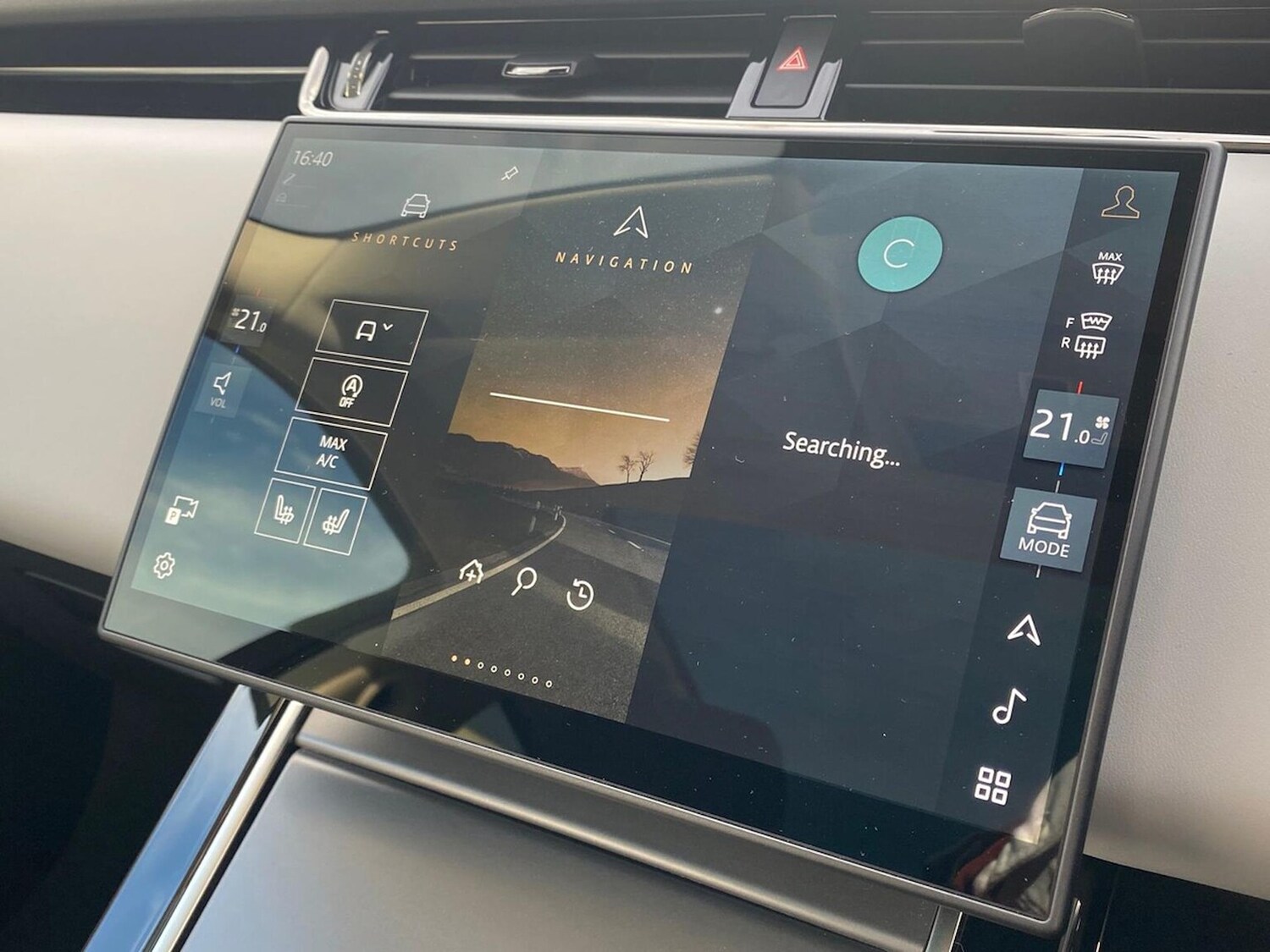 Used Land Rover Range Rover Evoque 2025 for sale - 76057904: Photo 11