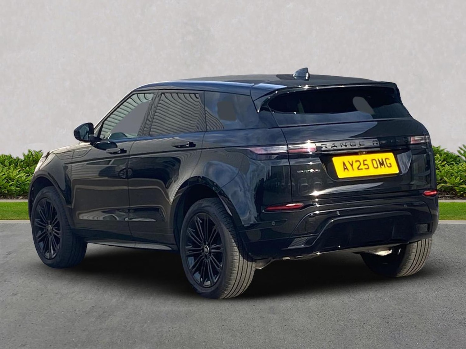 Used Land Rover Range Rover Evoque 2025 for sale - 76057904: Photo 2