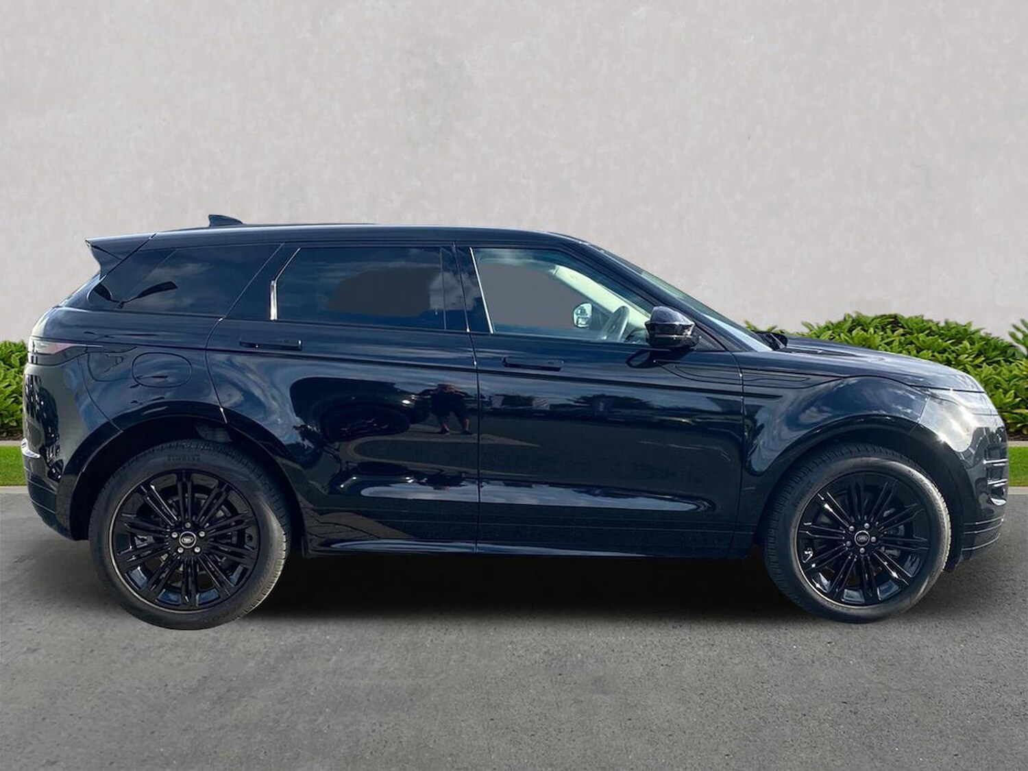 Used Land Rover Range Rover Evoque 2025 for sale - 76057904: Photo 5