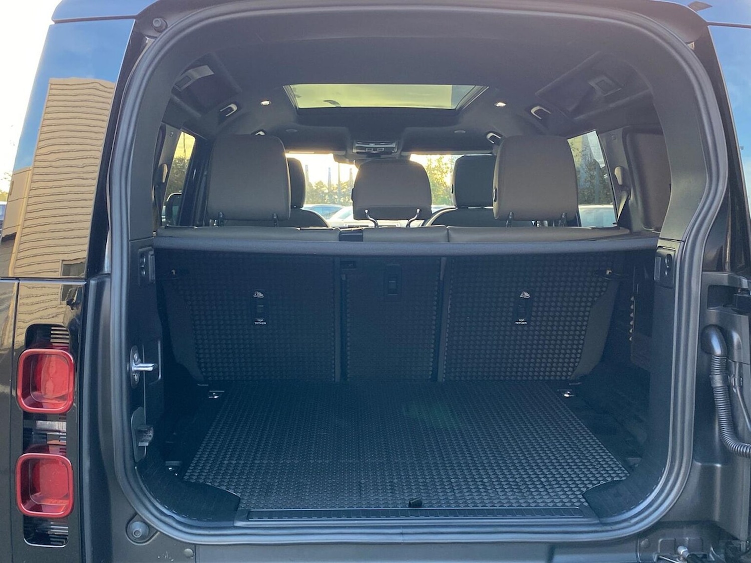 Used Land Rover Defender 2023 for sale - 76578303: Photo 10