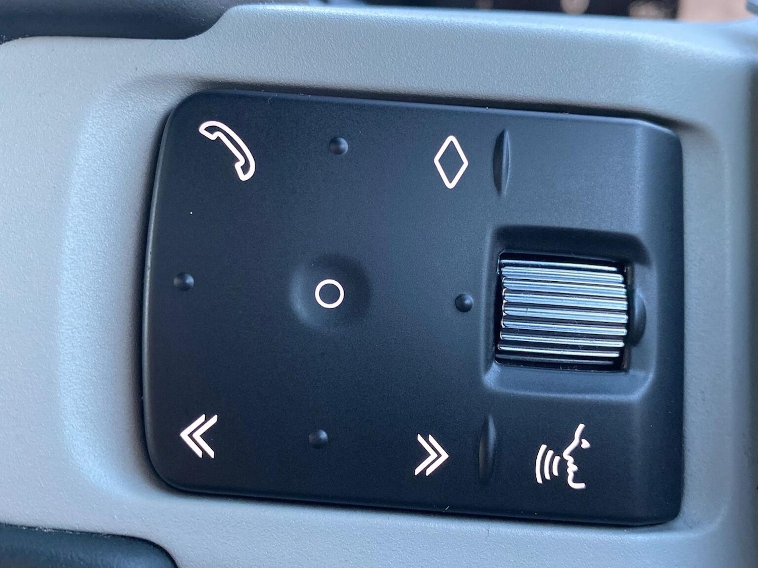 Used Land Rover Defender 2023 for sale - 76578303: Photo 37