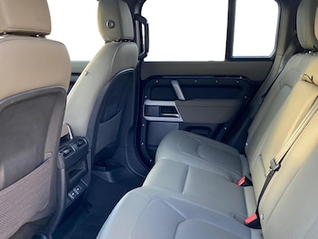 Used Land Rover Defender 2023 for sale - 76578303: Photo