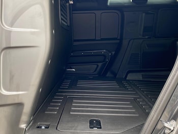 Used Land Rover Defender 2024 for sale - 75436311: Photo