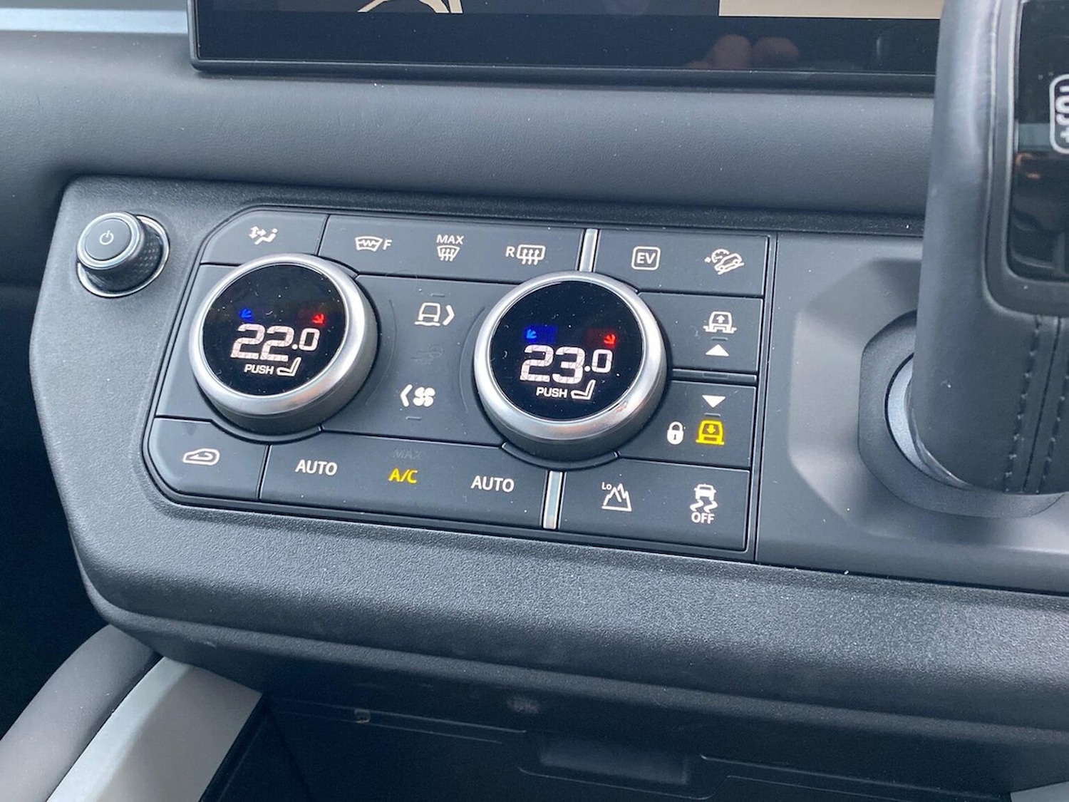 Used Land Rover Defender 2024 for sale - 78039350: Photo 22