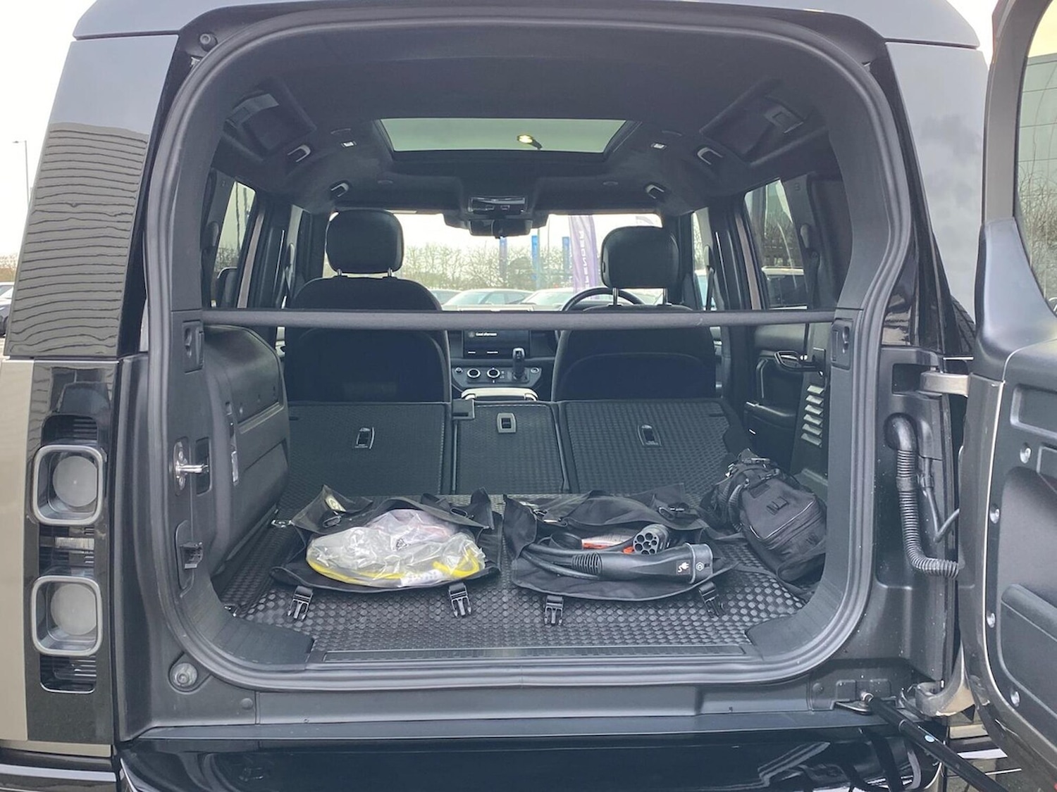 Used Land Rover Defender 2024 for sale - 78039350: Photo 38