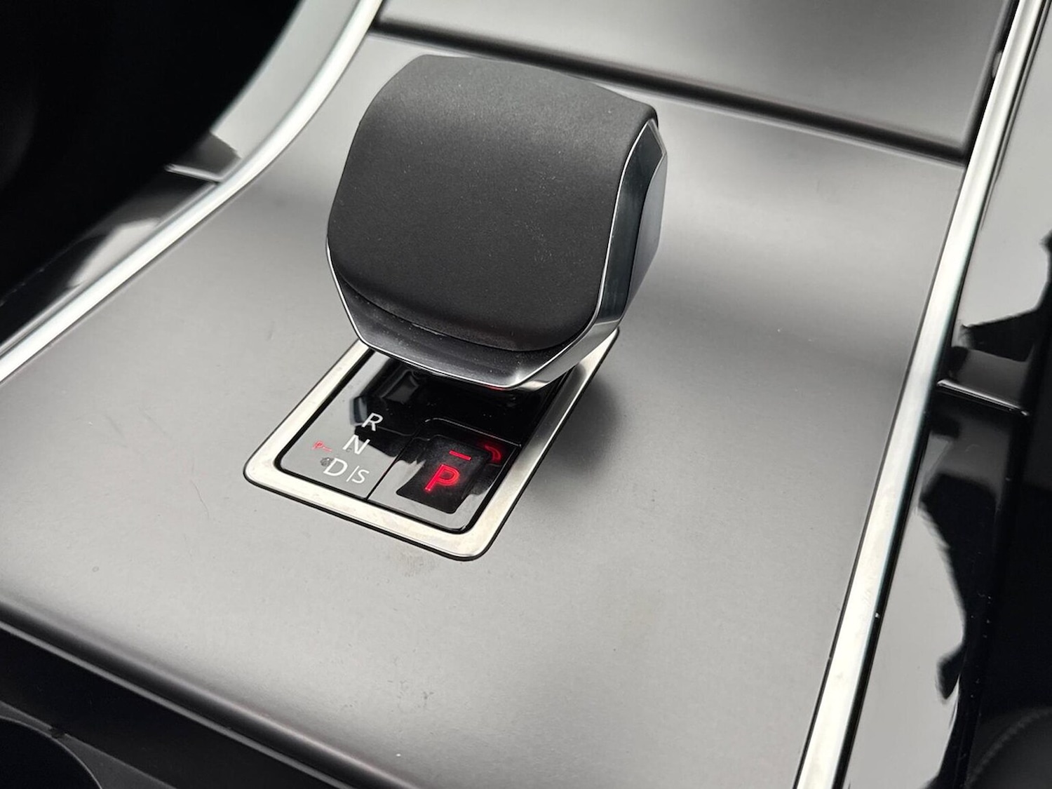 Used Land Rover Range Rover Evoque 2024 for sale - 77019482: Photo 15