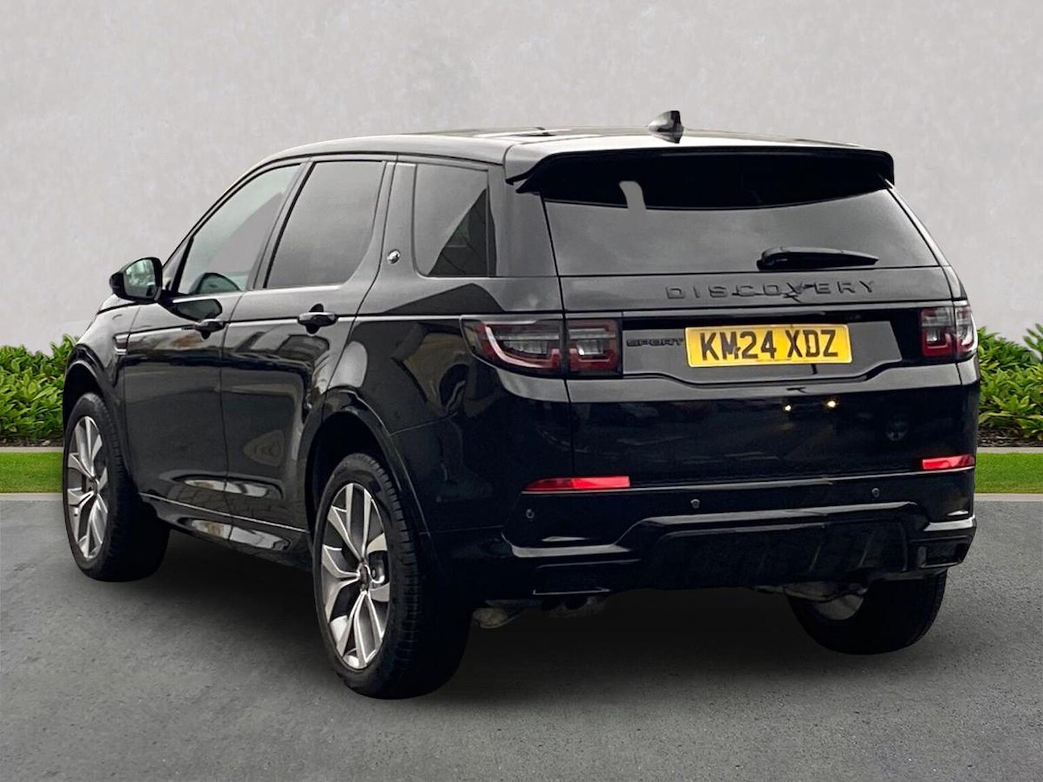 Used Land Rover Discovery Sport 2024 for sale - 76957539: Photo 2
