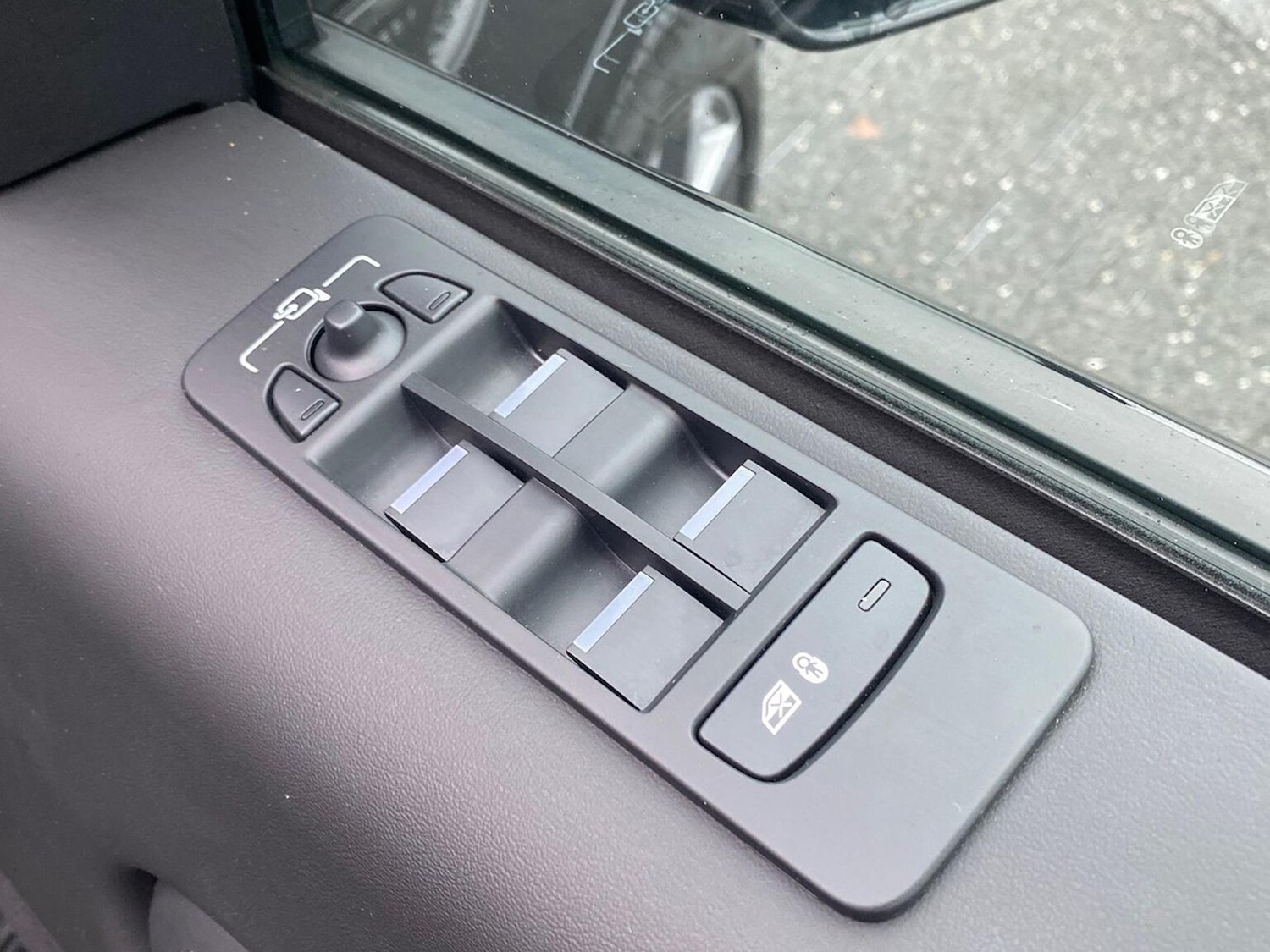 Used Land Rover Discovery Sport 2024 for sale - 76957539: Photo 24