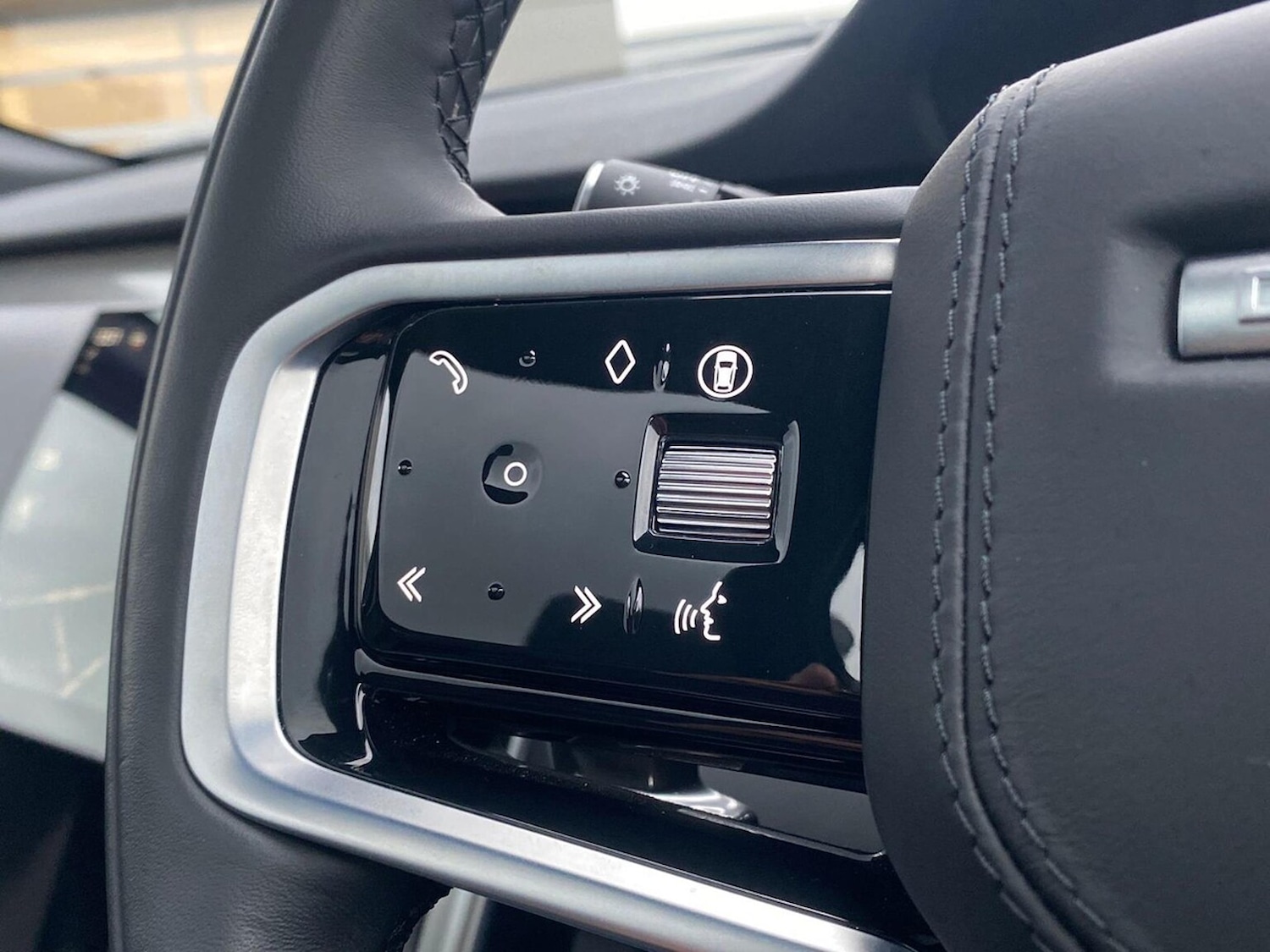 Used Land Rover Discovery Sport 2024 for sale - 76957539: Photo 39