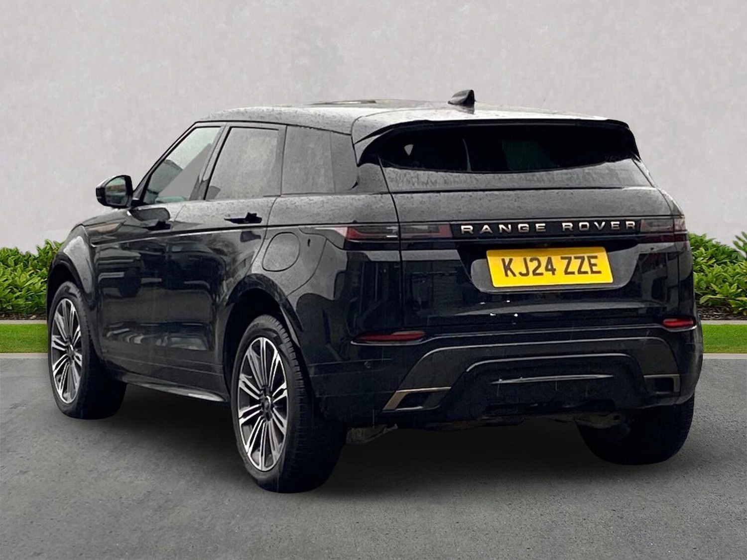 Used Land Rover Range Rover Evoque 2024 for sale - 77488025: Photo 2