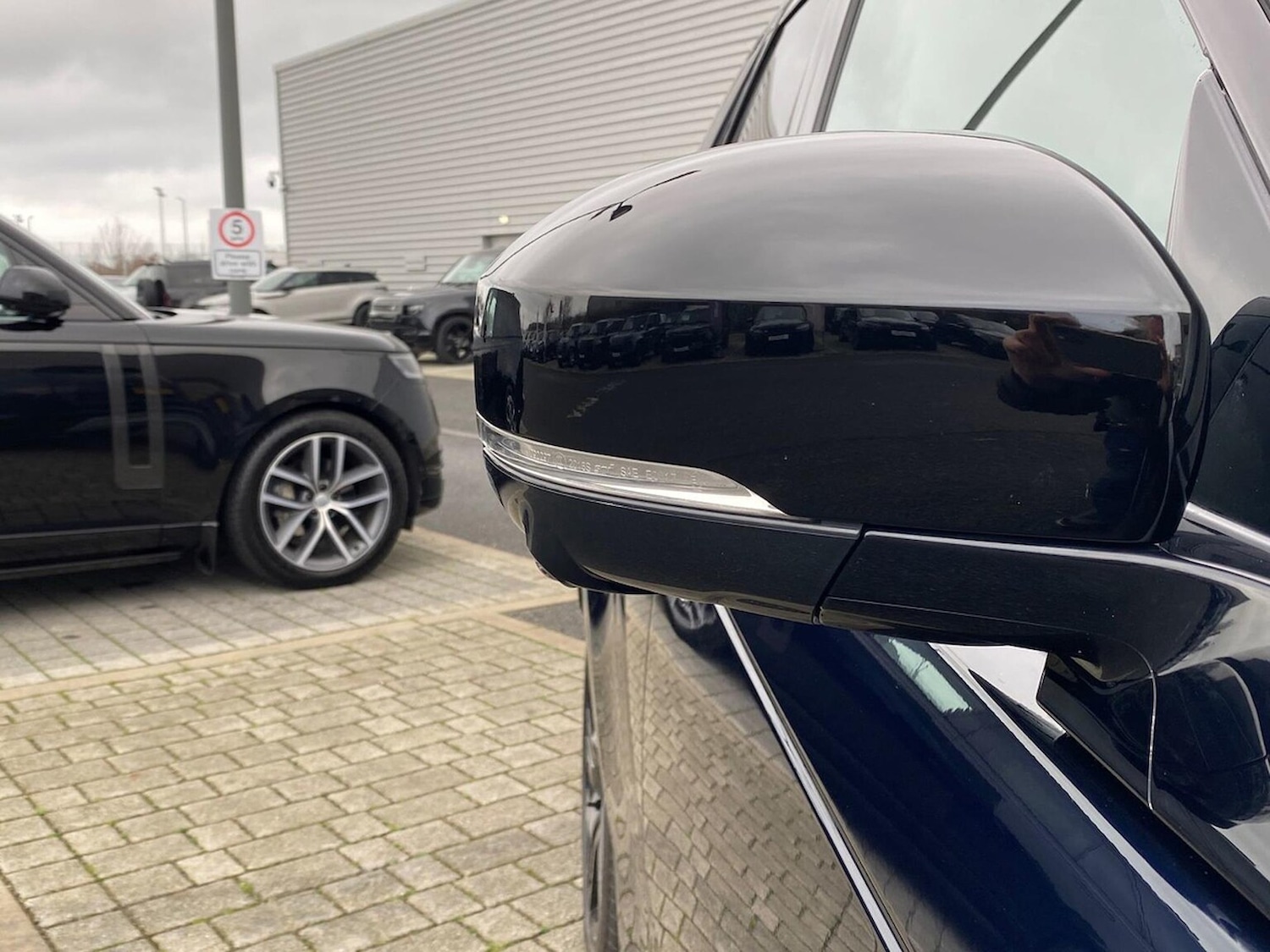 Used Land Rover Discovery 2022 for sale - 76979877: Photo 31