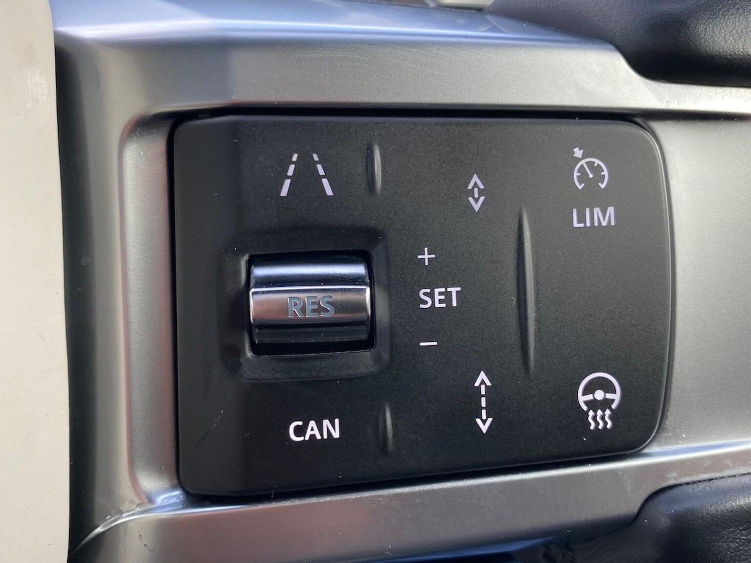 Used Land Rover Discovery 2022 for sale - 76979877: Photo 41