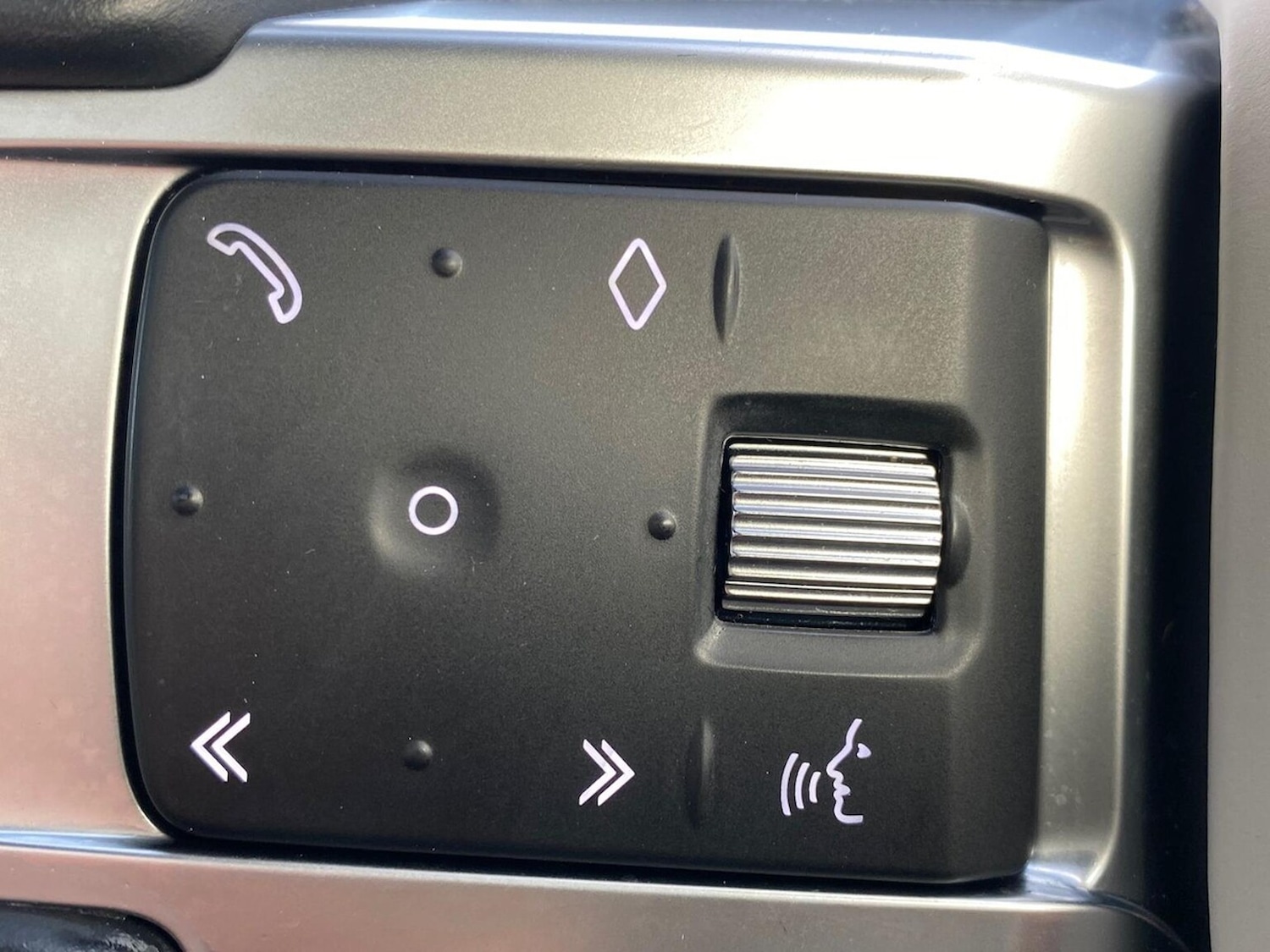 Used Land Rover Discovery 2022 for sale - 76979877: Photo 42