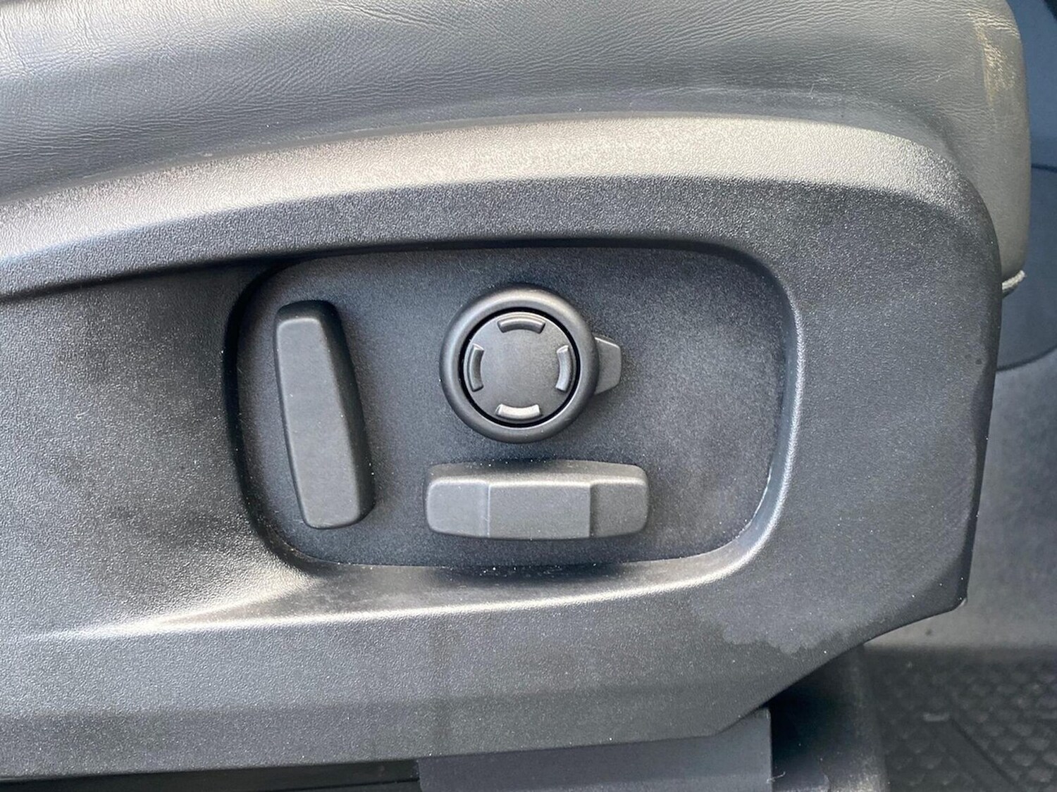 Used Land Rover Defender 2023 for sale - 77488002: Photo 30