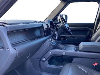 Used Land Rover Defender 2023 for sale - 77488002: Photo