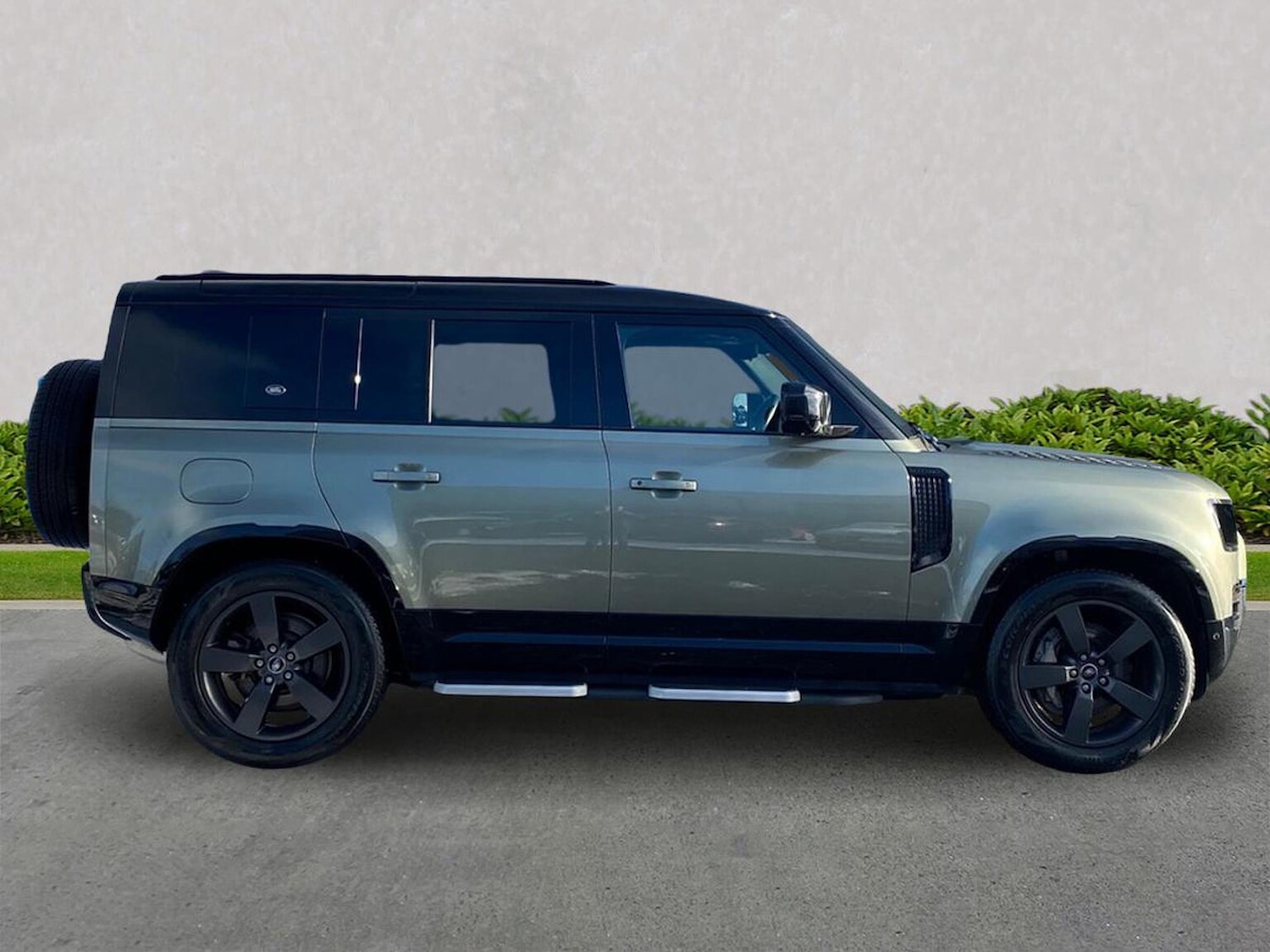 Used Land Rover Defender 2023 for sale - 77488002: Photo 5