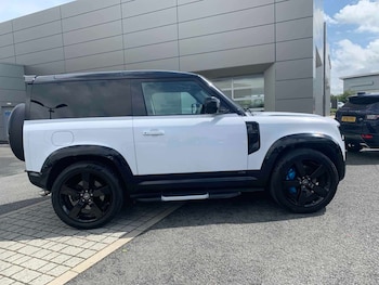 Used Land Rover Defender 2020 for sale - 79381858: Photo