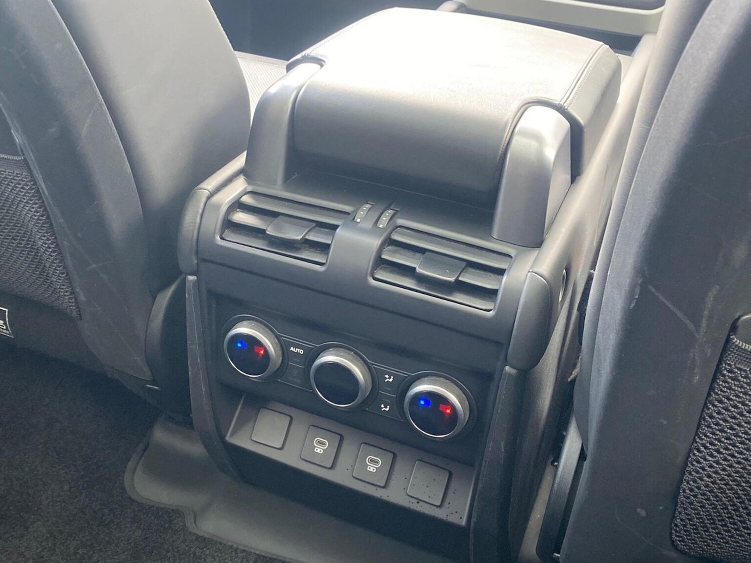 Used Land Rover Defender 2022 for sale - 76566531: Photo 18