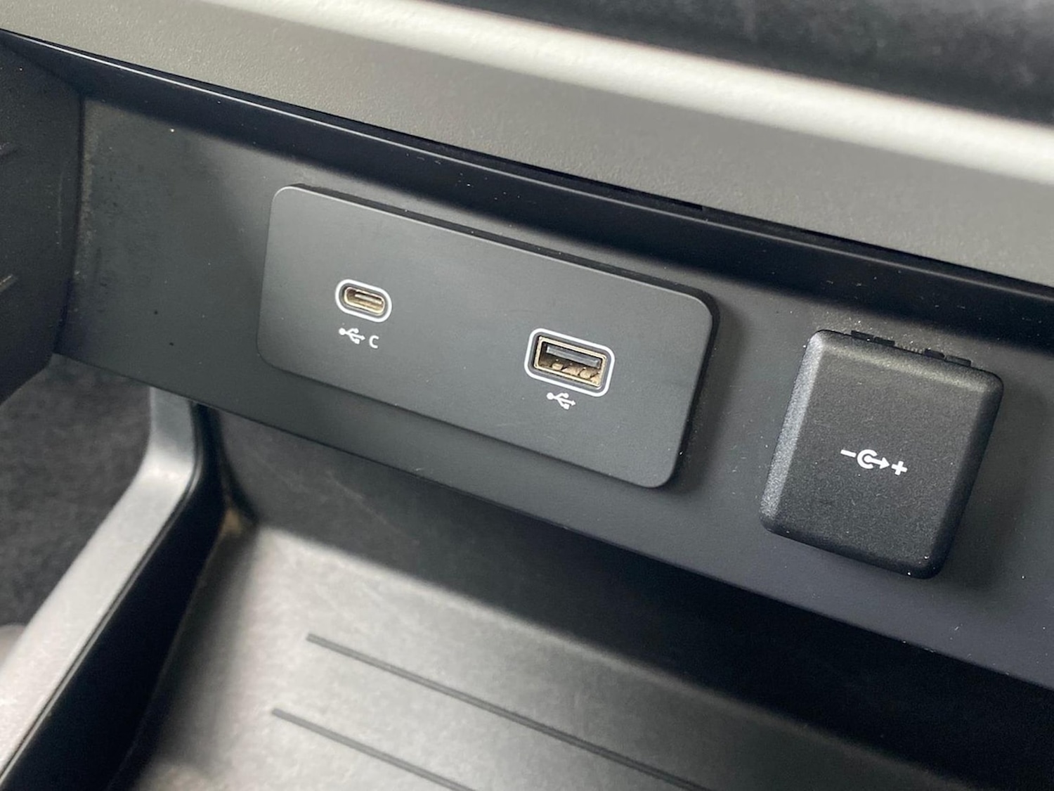 Used Land Rover Defender 2022 for sale - 76566531: Photo 37