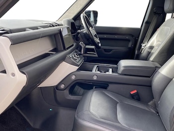 Used Land Rover Defender 2022 for sale - 76566531: Photo