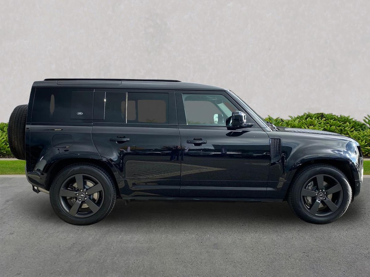 Used Land Rover Defender 2022 for sale - 76566531: Photo 5