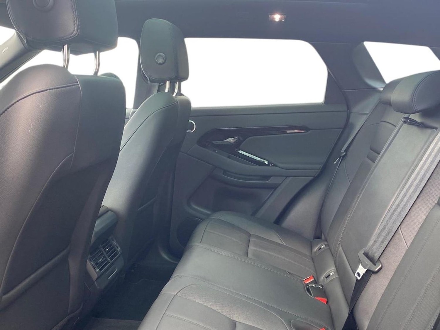 Used Land Rover Range Rover Evoque 2025 for sale - 76430823: Photo 4