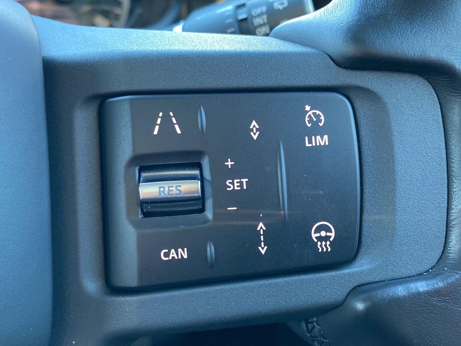 Used Land Rover Defender 2023 for sale - 77487989: Photo 36