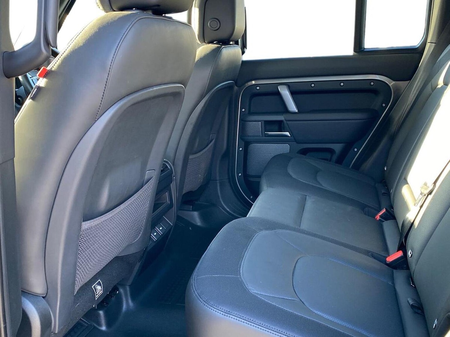 Used Land Rover Defender 2023 for sale - 77487989: Photo 4