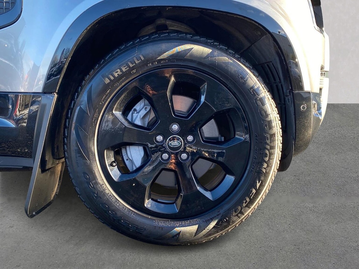 Used Land Rover Defender 2023 for sale - 77487989: Photo 8