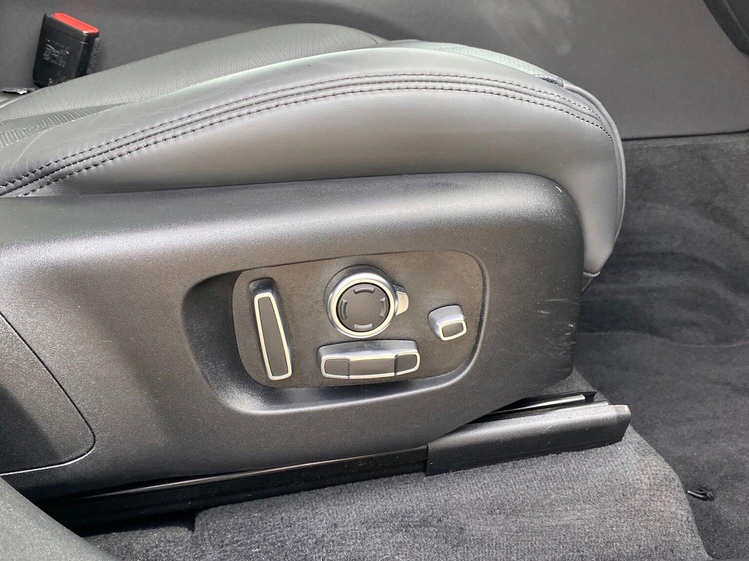 Used Land Rover Range Rover Velar 2024 for sale - 76559809: Photo 25