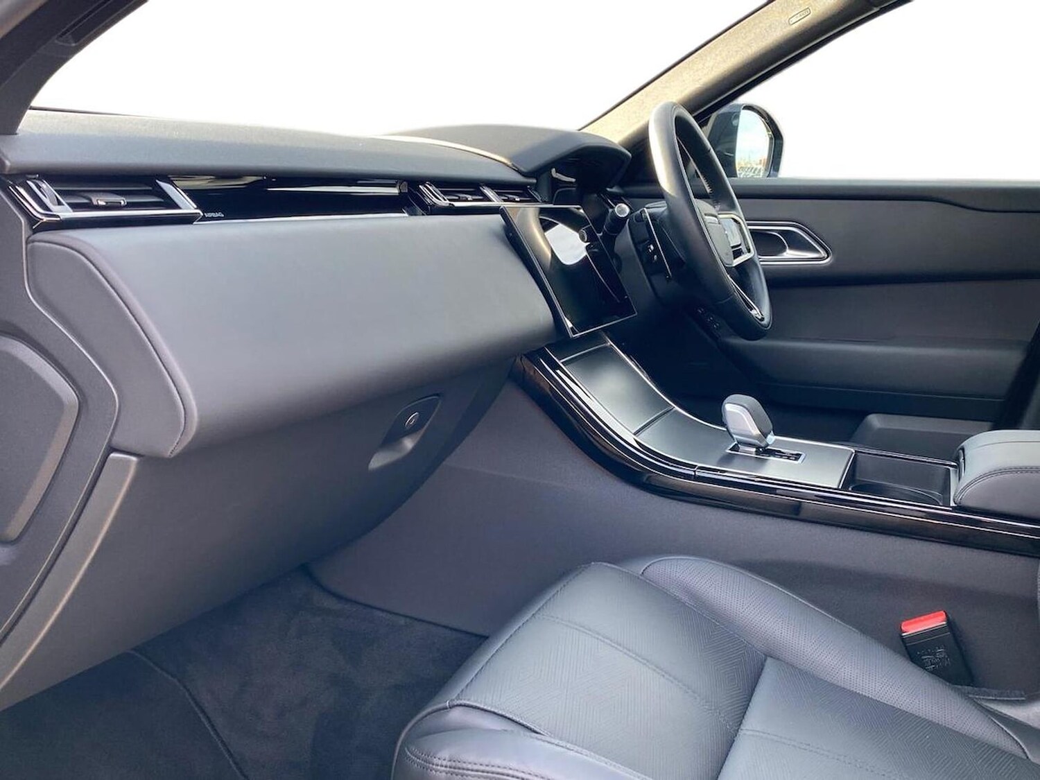 Used Land Rover Range Rover Velar 2024 for sale - 76559809: Photo 3