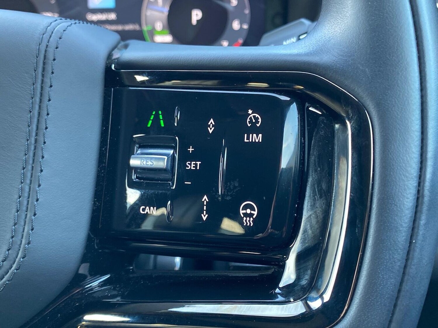 Used Land Rover Range Rover Velar 2024 for sale - 76559809: Photo 32