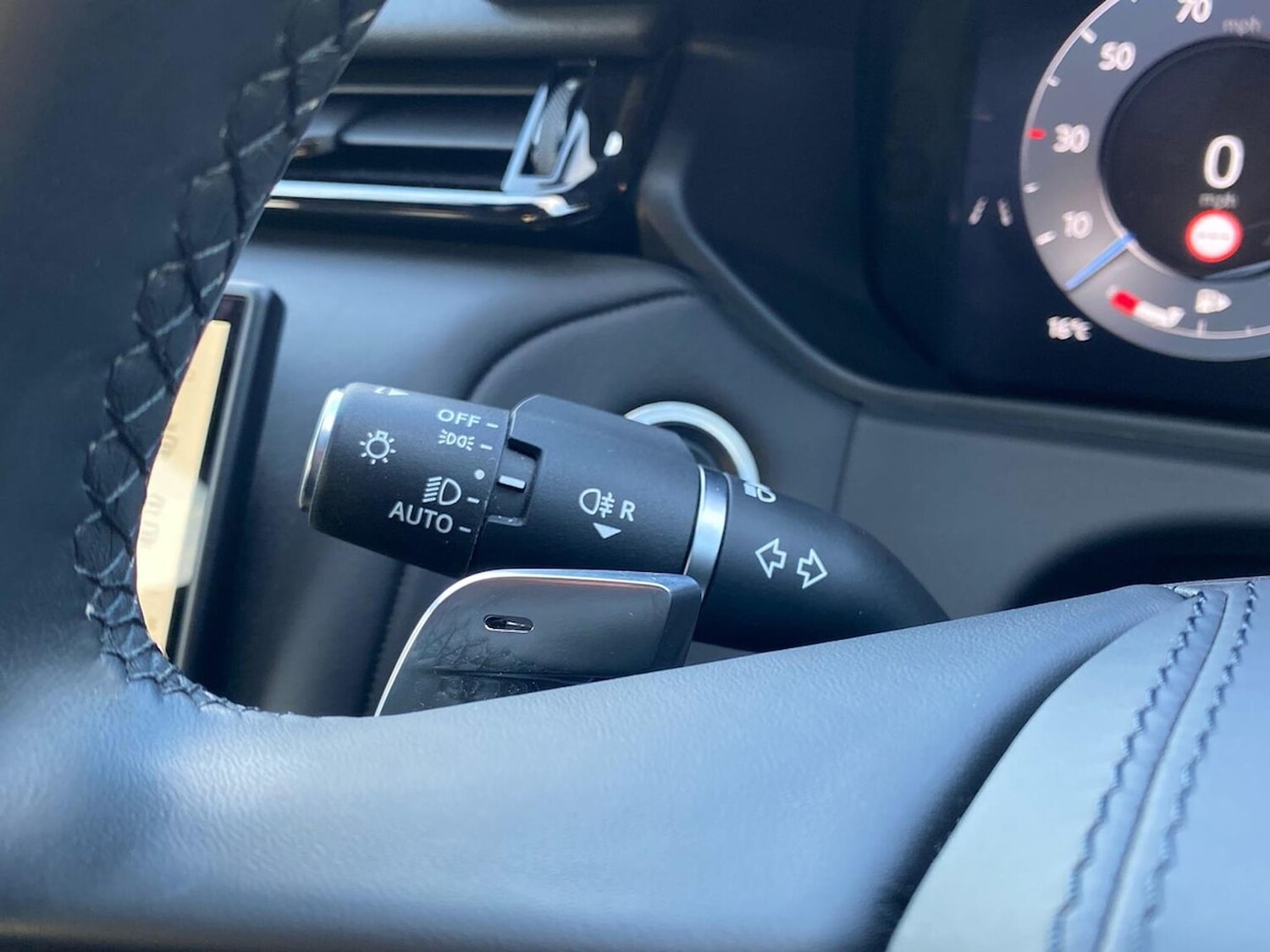 Used Land Rover Range Rover Velar 2024 for sale - 76559809: Photo 35