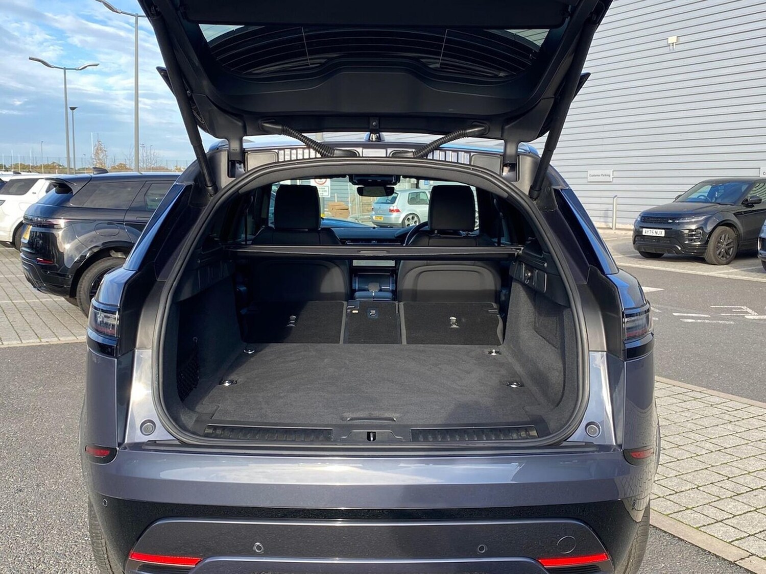 Used Land Rover Range Rover Velar 2024 for sale - 76559809: Photo 38