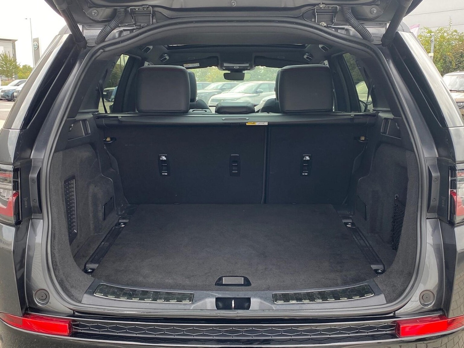 Used Land Rover Discovery Sport 2022 for sale - 76352472: Photo 10