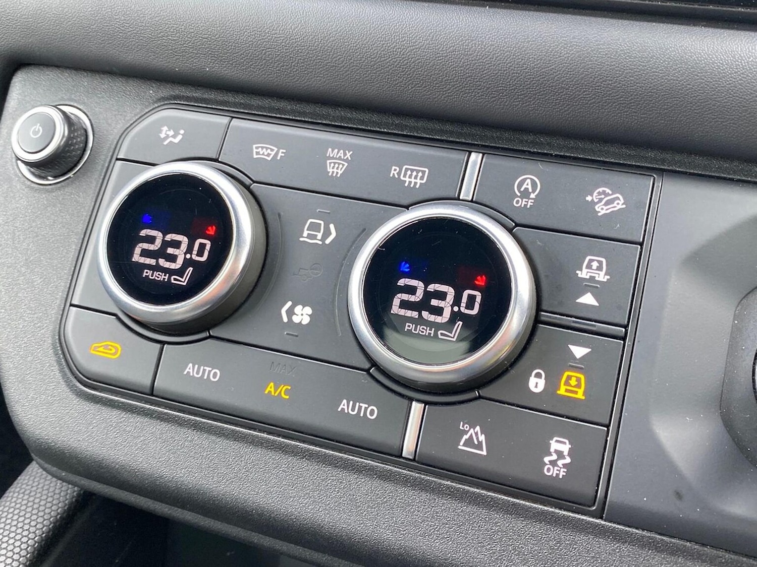 Used Land Rover Defender 2021 for sale - 75651687: Photo 41