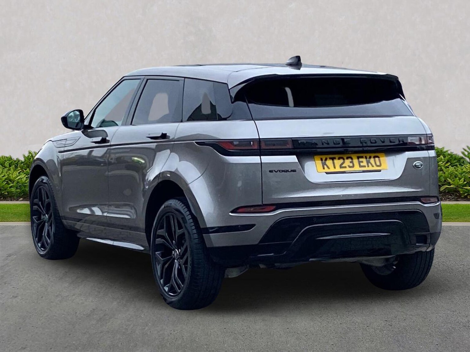 Used Land Rover Range Rover Evoque 2023 for sale - 76982890: Photo 2