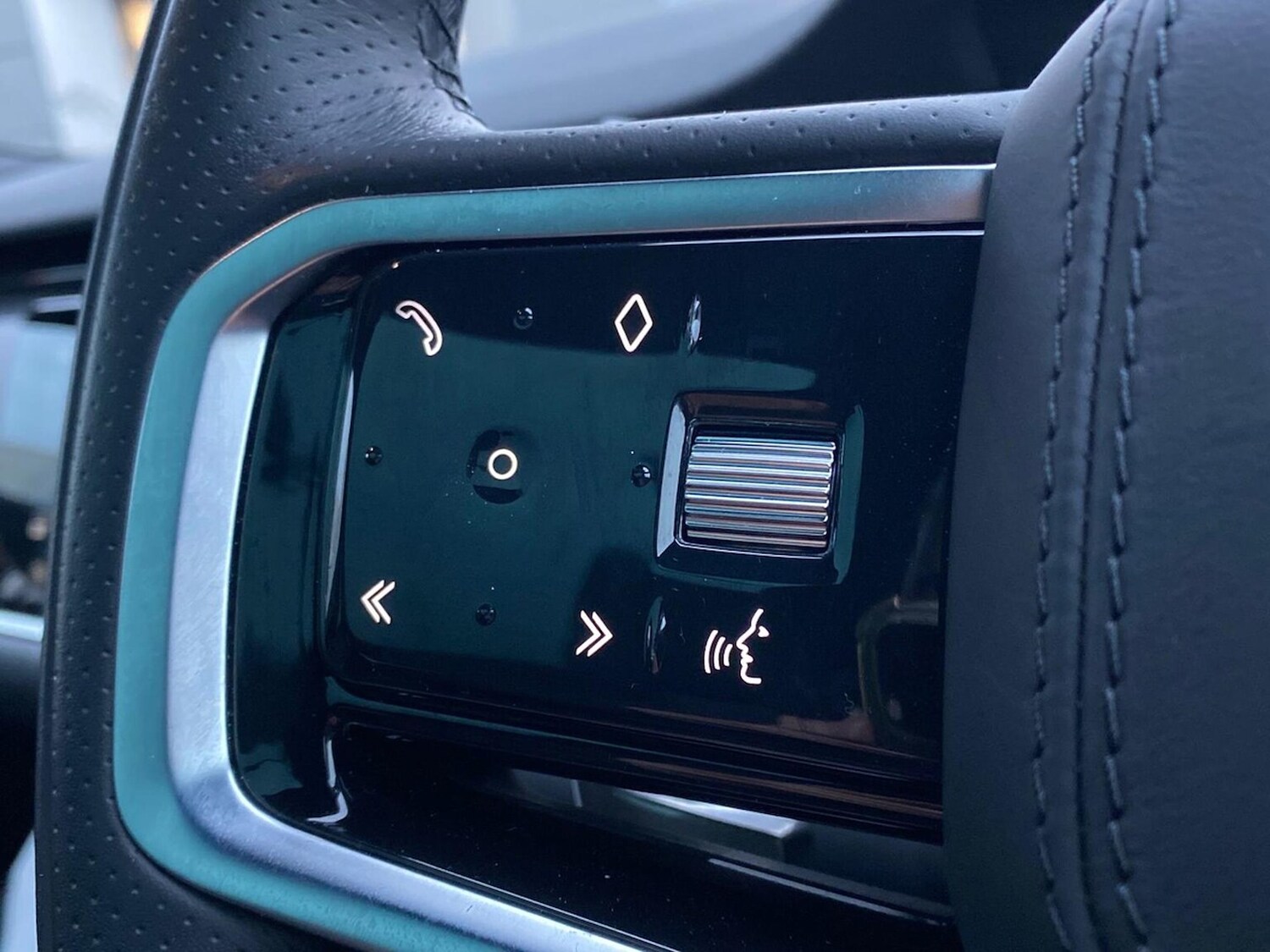 Used Land Rover Range Rover Evoque 2023 for sale - 76982890: Photo 41