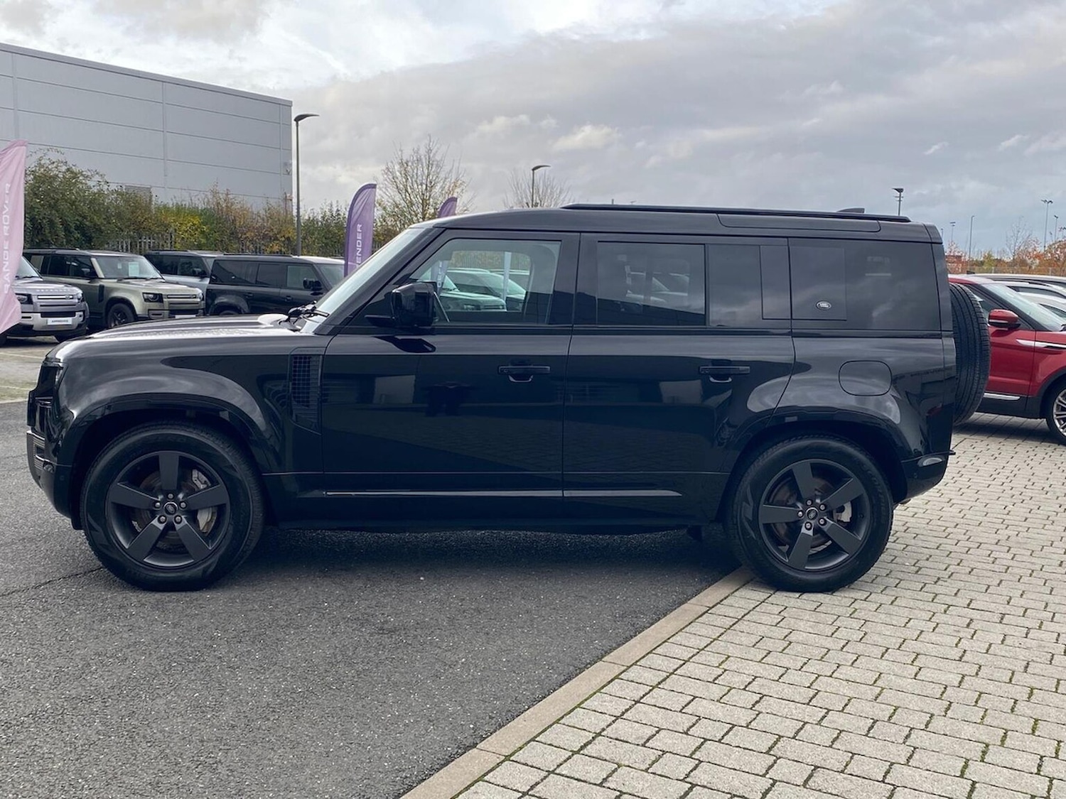 Used Land Rover Defender 2024 for sale - 76455187: Photo 32