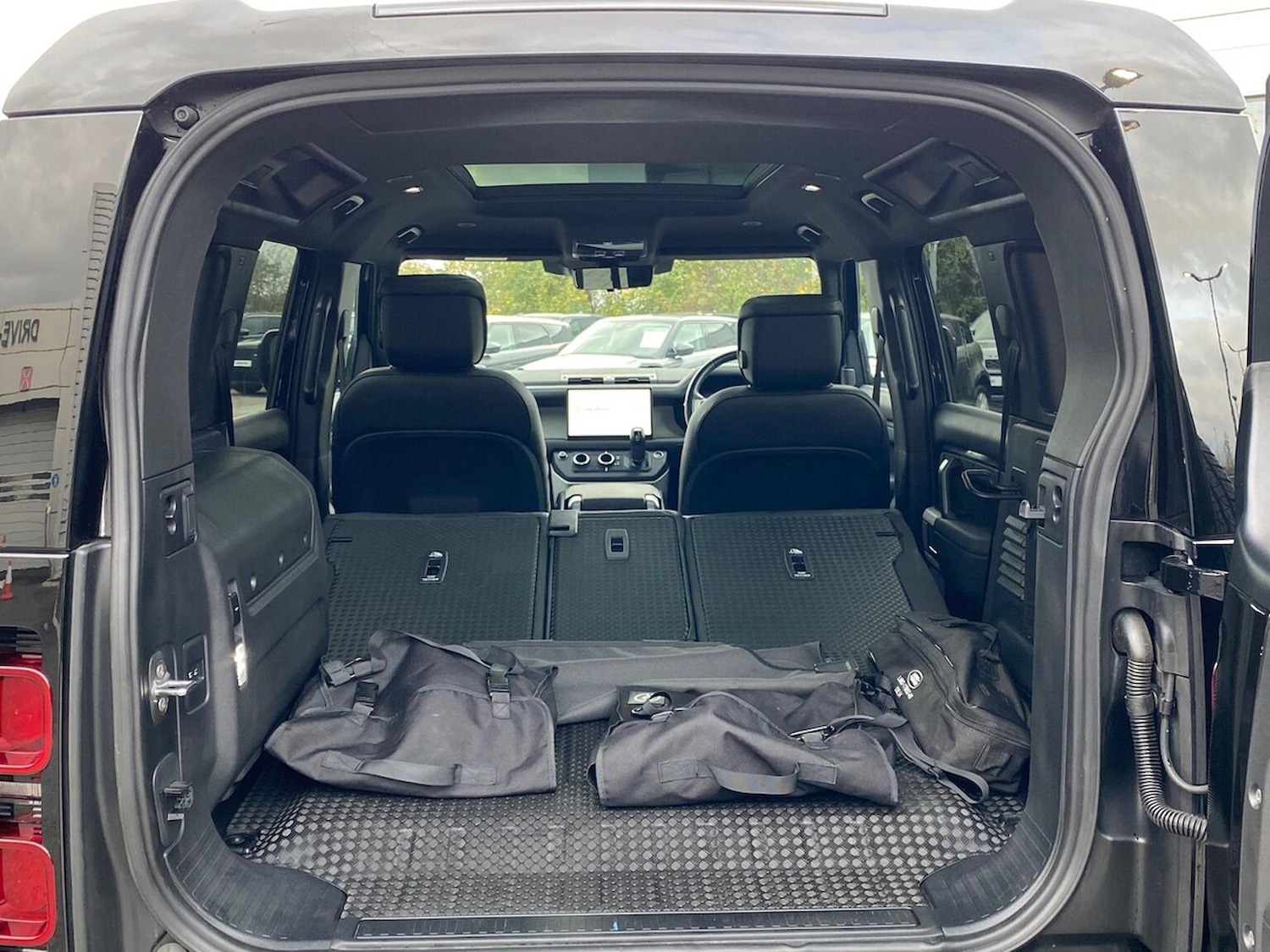 Used Land Rover Defender 2024 for sale - 76455187: Photo 37