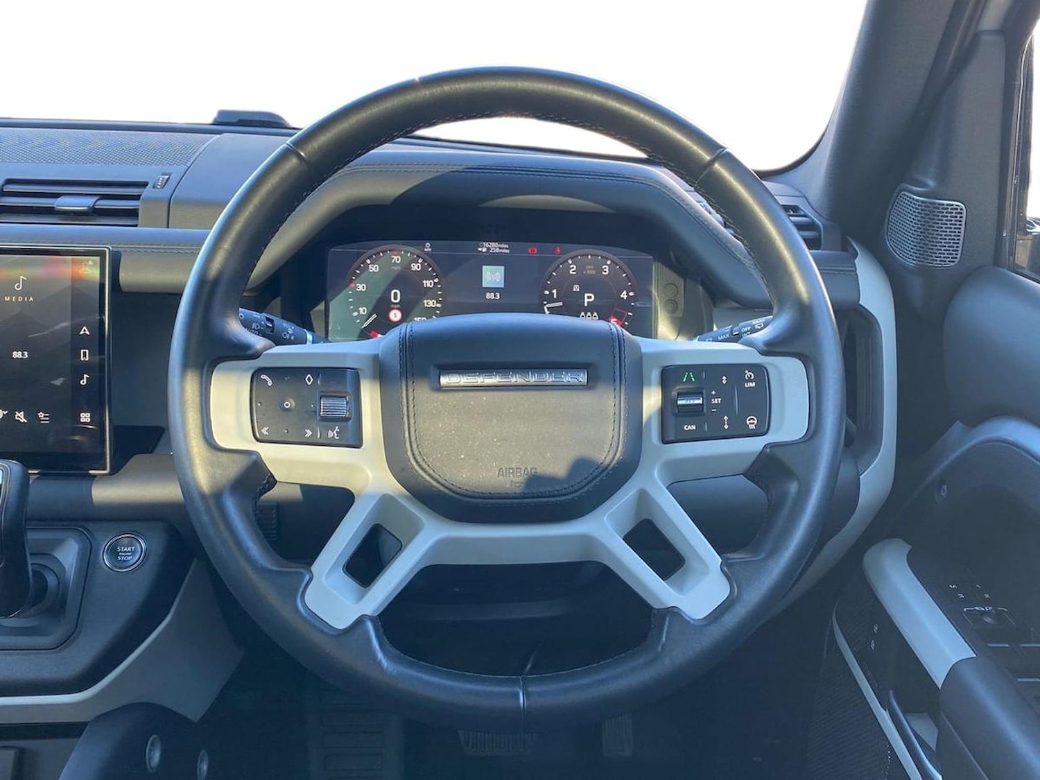 Used Land Rover Defender 2023 for sale - 78191828: Photo 17