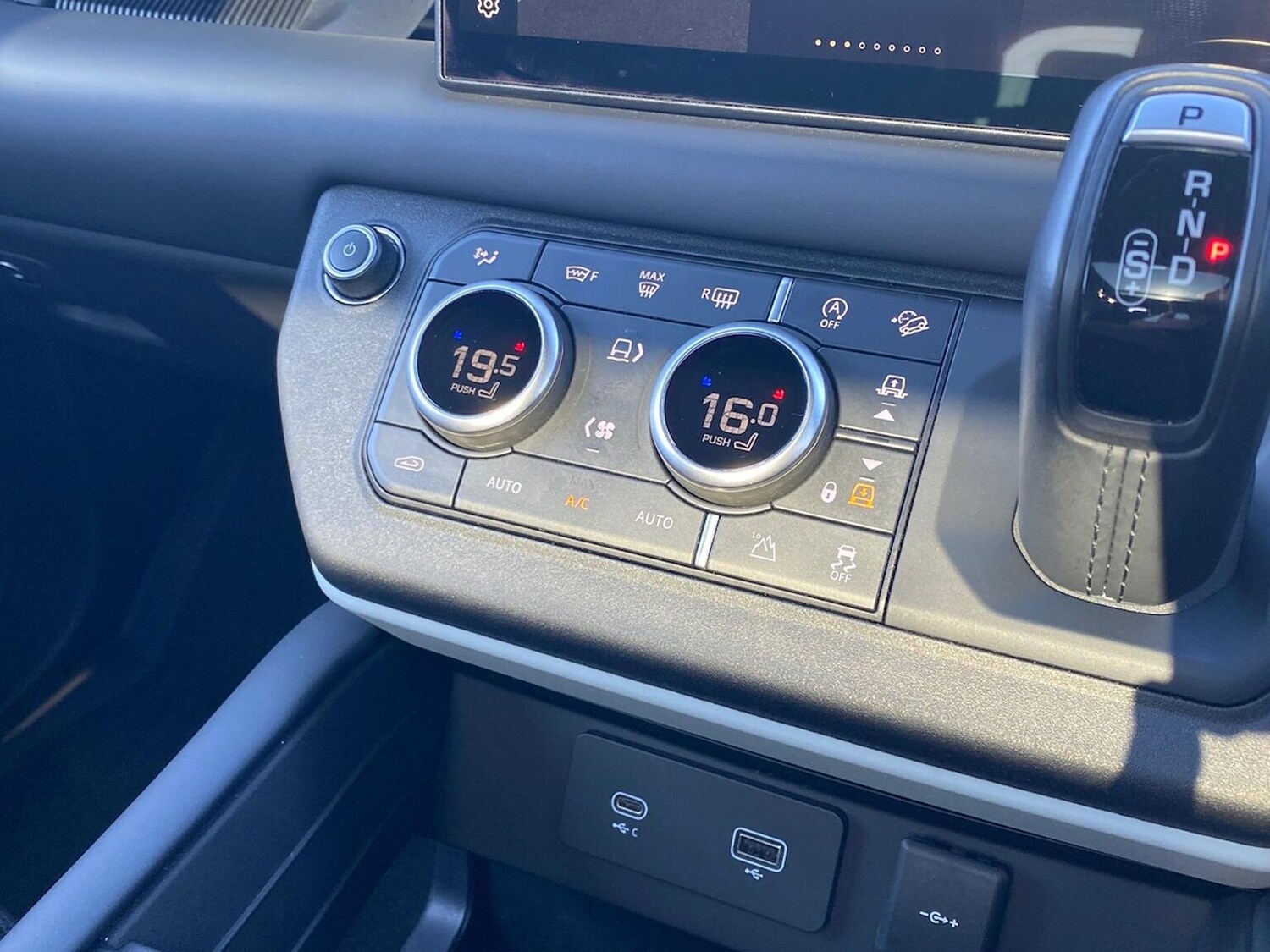 Used Land Rover Defender 2023 for sale - 78191828: Photo 24