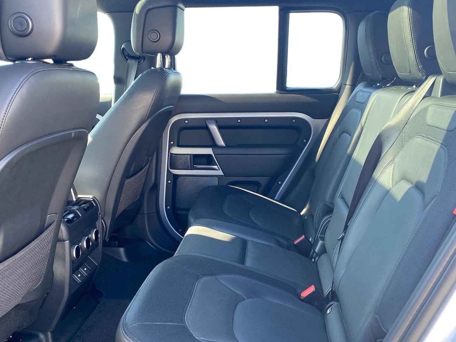 Used Land Rover Defender 2023 for sale - 78191828: Photo 6