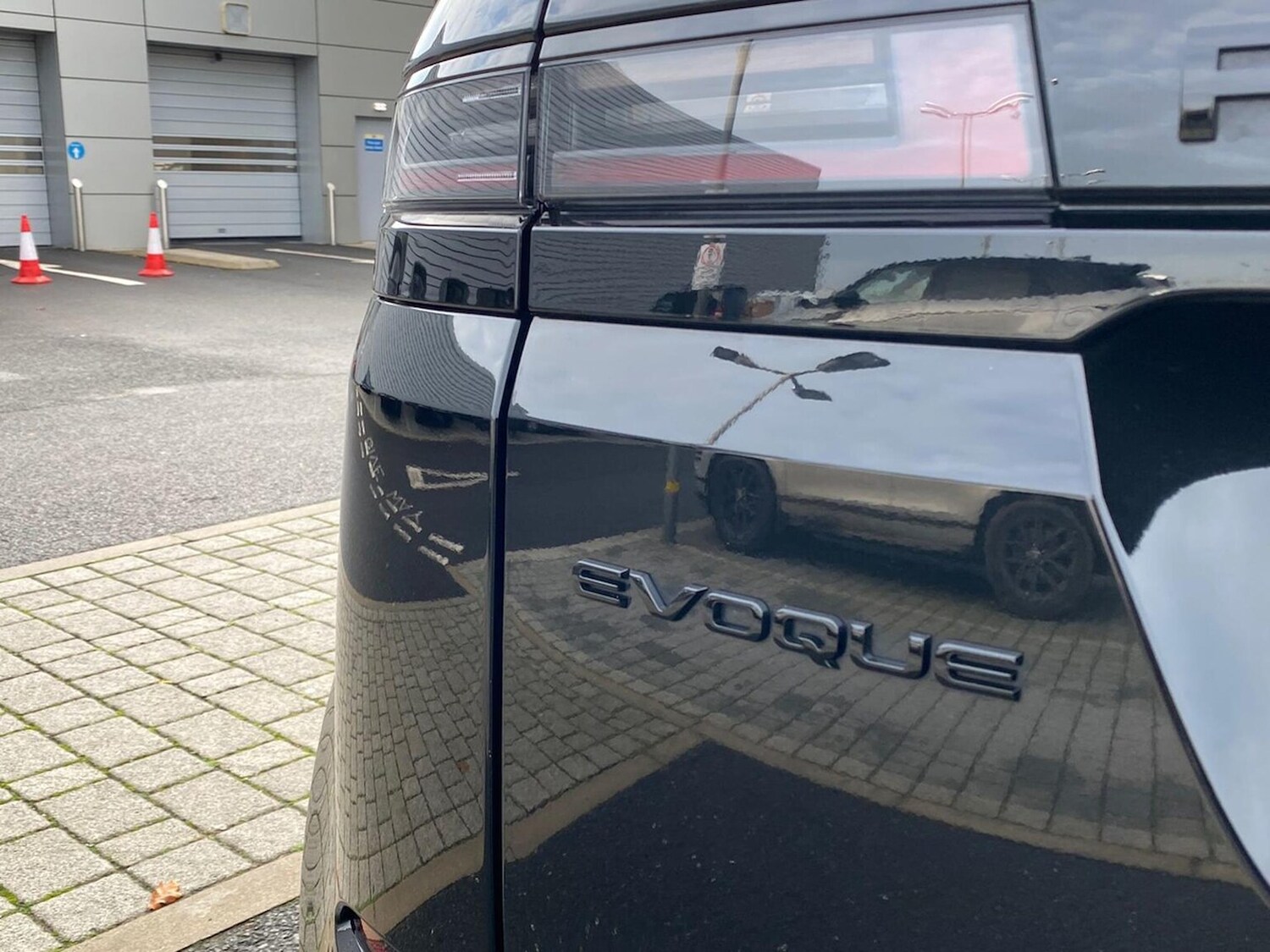 Used Land Rover Range Rover Evoque 2025 for sale - 76599390: Photo 24