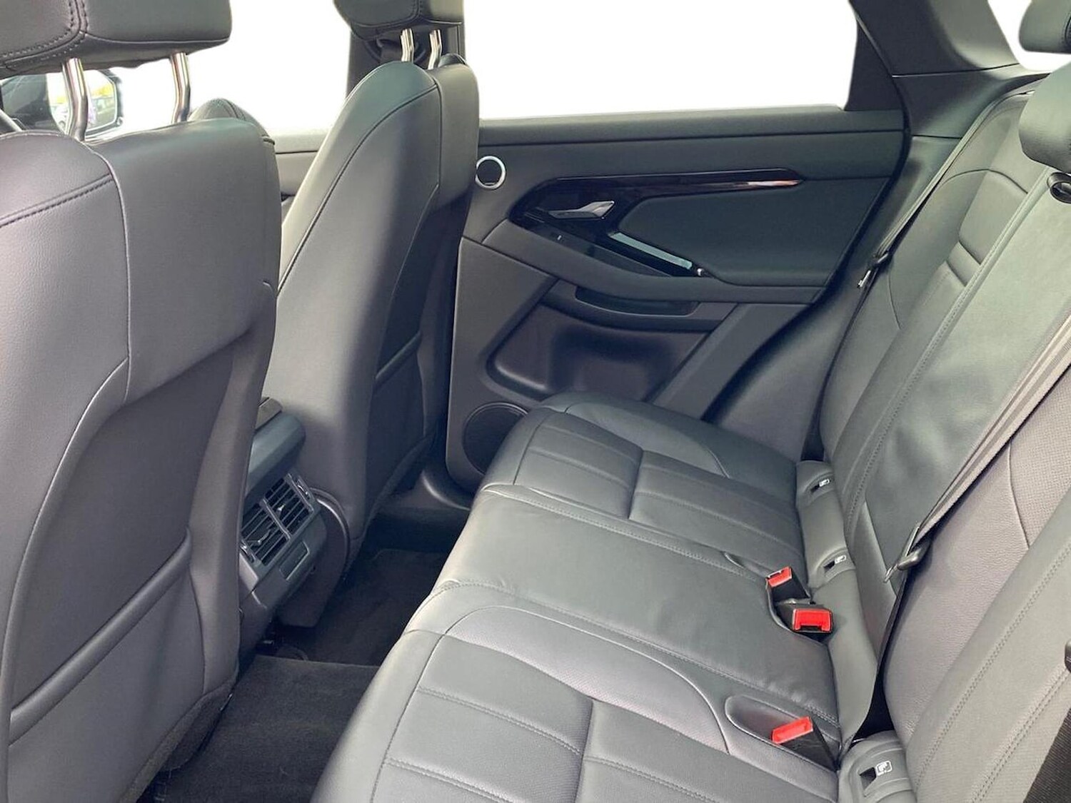 Used Land Rover Range Rover Evoque 2025 for sale - 76599390: Photo 4