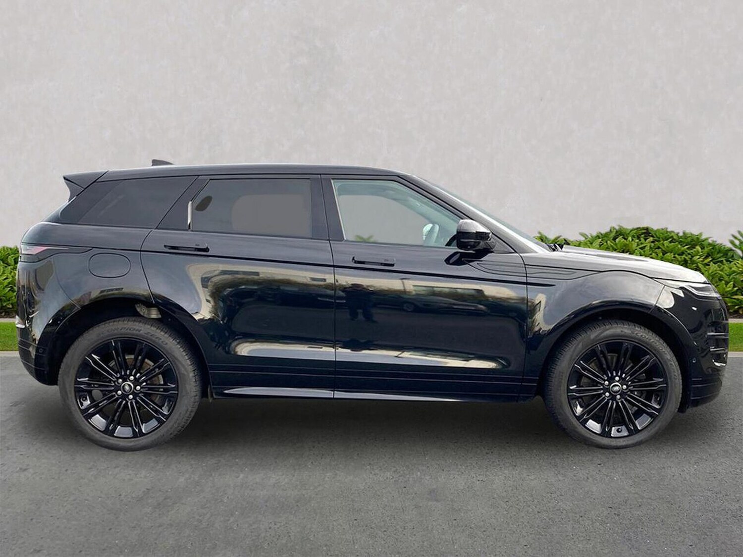 Used Land Rover Range Rover Evoque 2025 for sale - 76599390: Photo 5