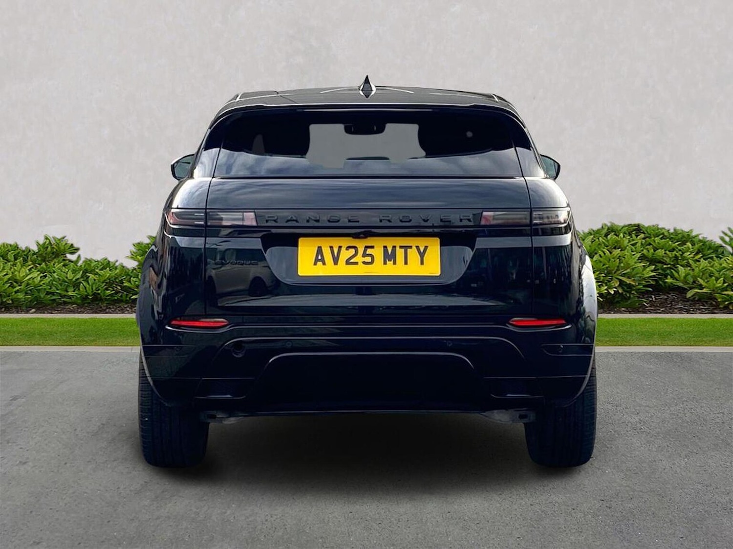 Used Land Rover Range Rover Evoque 2025 for sale - 76599390: Photo 6