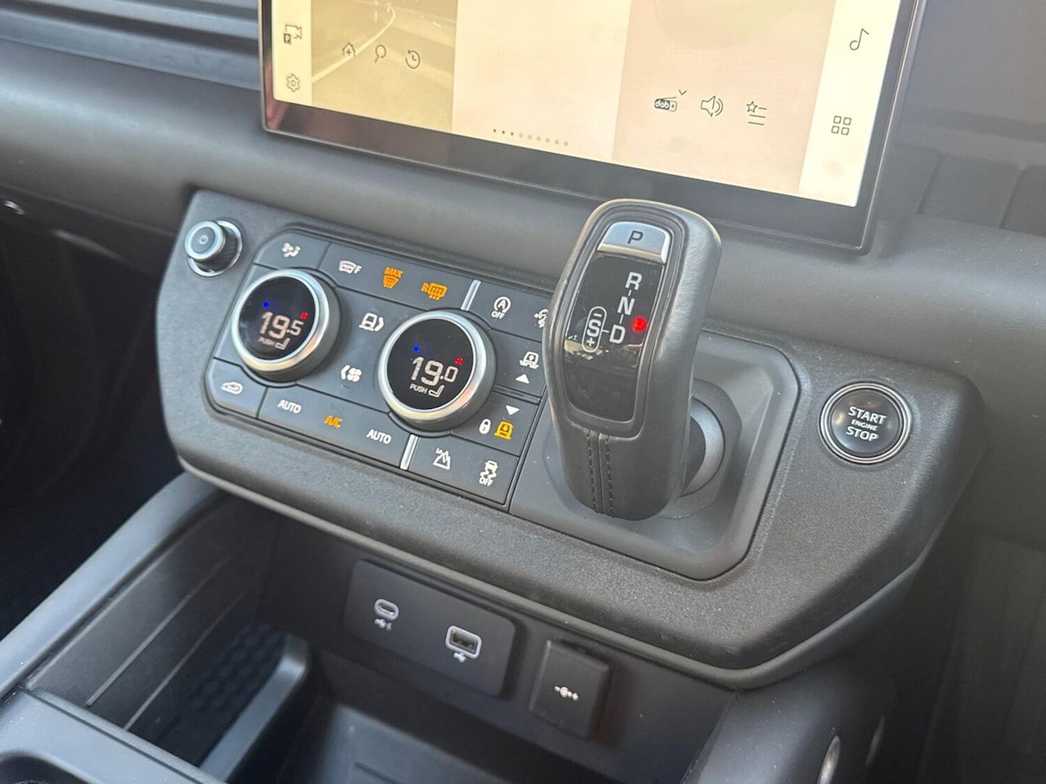 Used Land Rover Defender 2023 for sale - 78193538: Photo 15